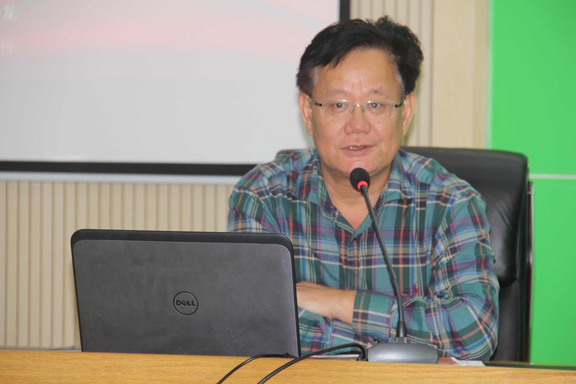 德州扑克大小
开展学习贯彻四中全会精神活动