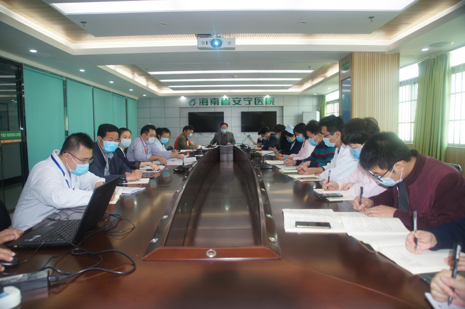 德州扑克大小
召开理论中心组（扩大）学习会议——疫情就是命令，防控就是责任