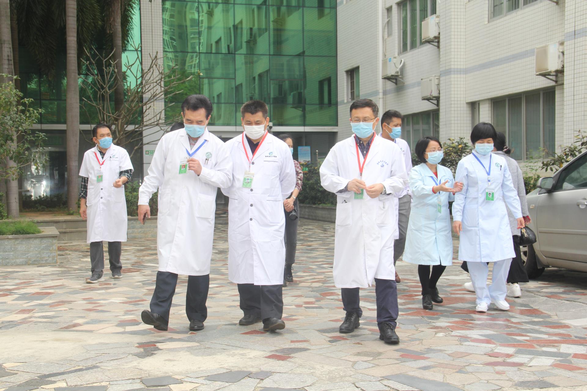 德州扑克大小
院长朱洪带队在院内进行疫情防控工作查房 全力做好疫情防控工作