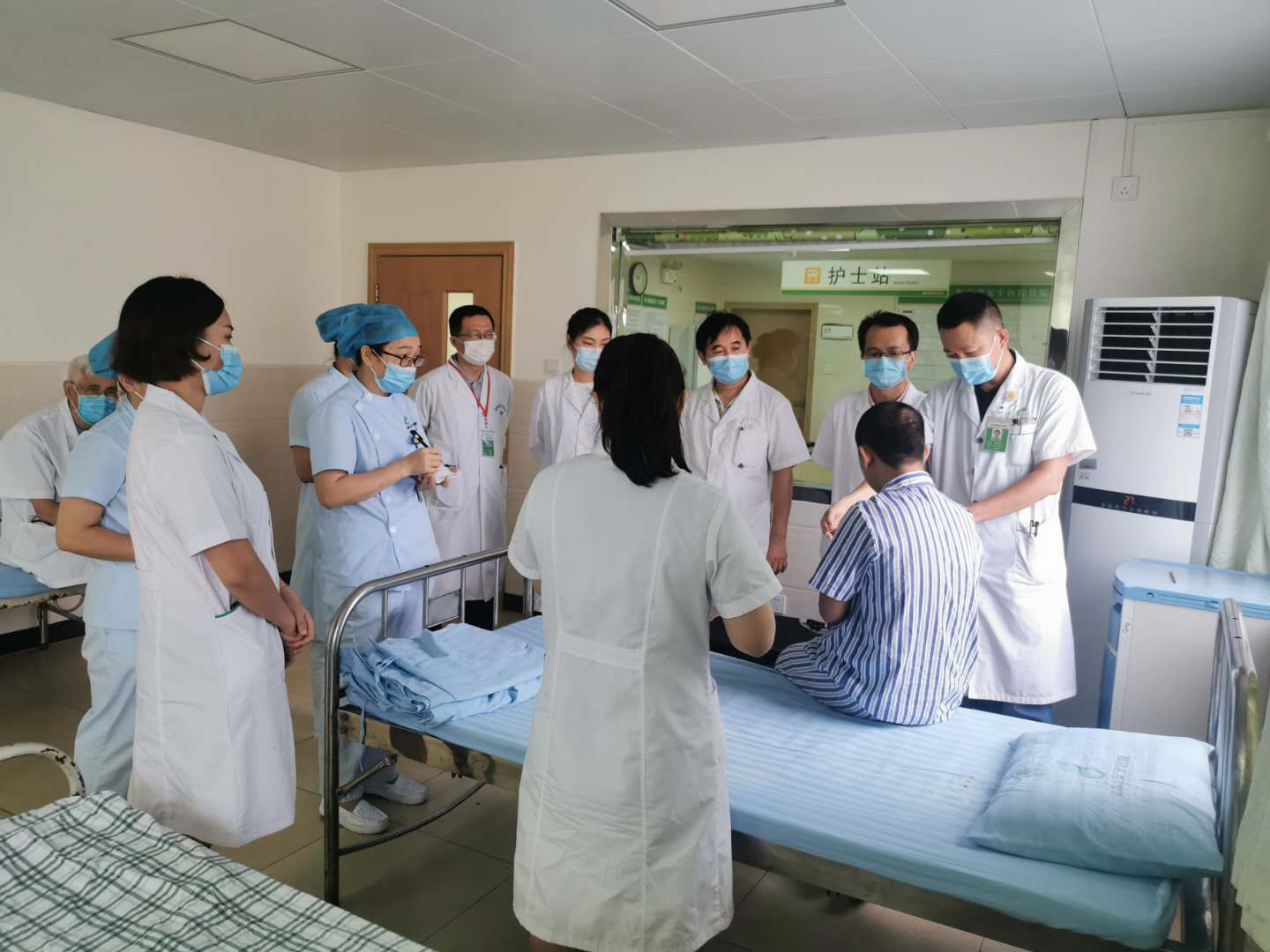 德州扑克大小
开展2020第三届“中国医师节”系列活动暨精神科临床三级查房大赛