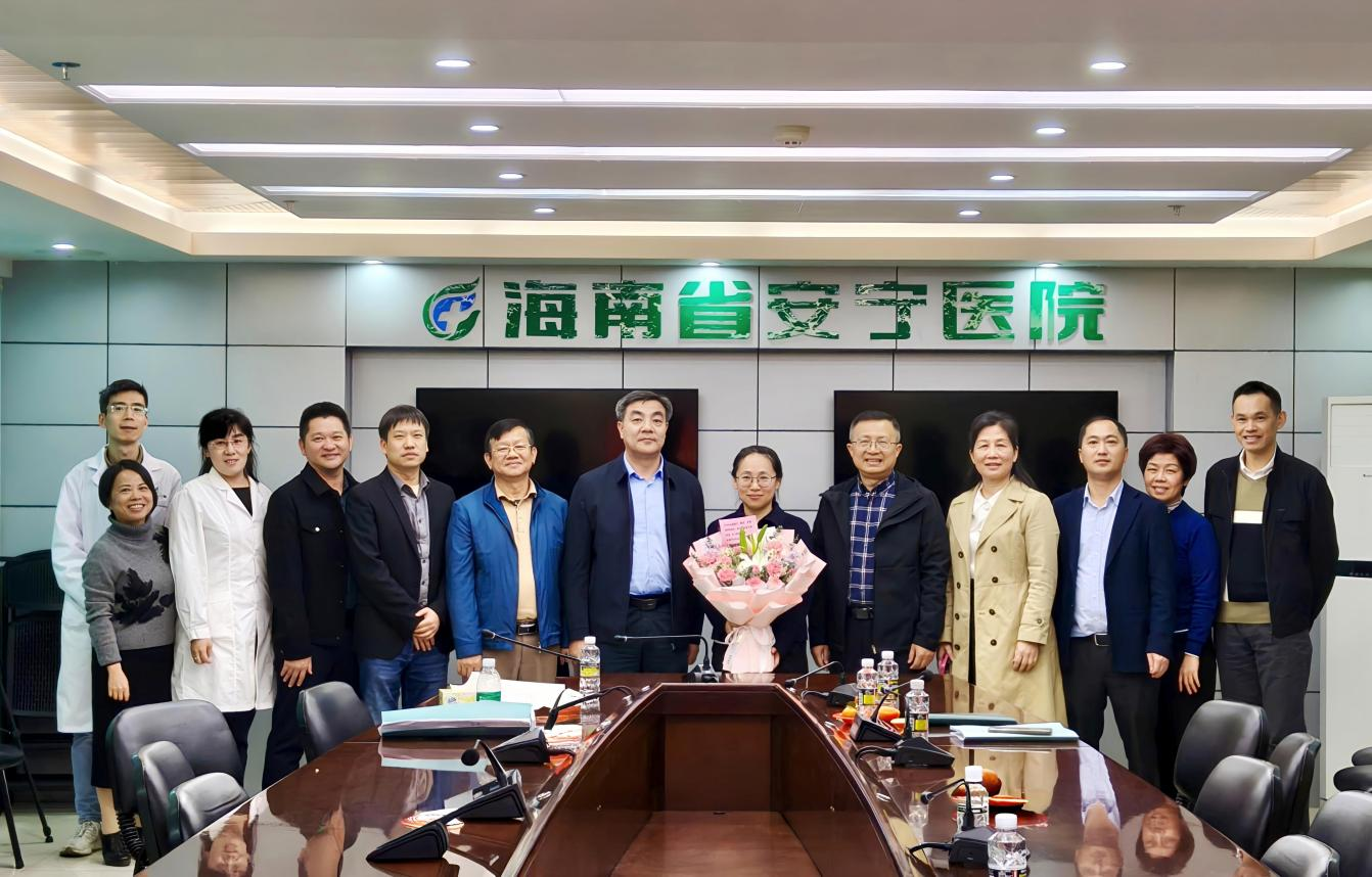 一年挂职行，一生海南情 德州扑克大小
举行援琼博士、挂职副院长王文政欢送会